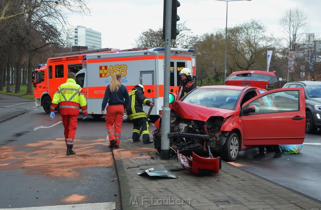 VU Pkw Ampel Koeln Universitaetstr Duerenerstr P08.JPG - Miklos Laubert